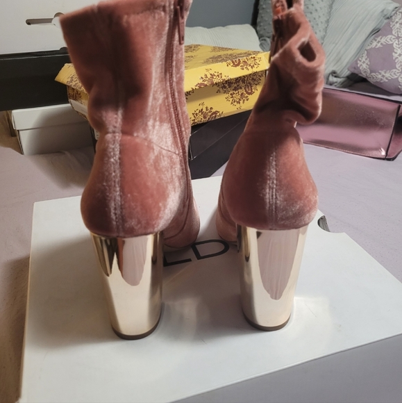 Women boots Size 7 - Picture 4 of 4